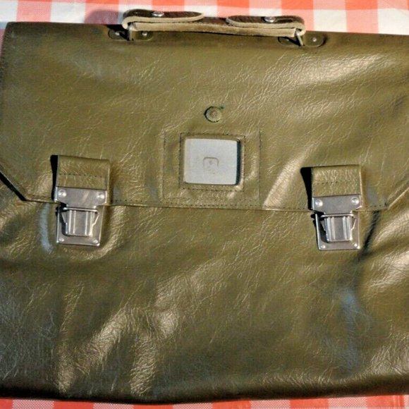 16x23.5 VTG GREEN SWISS ARMY VINYL FOLDING DOCTOR MEDICAL MESSENGER BAG SV 3334 - Picture 1 of 10